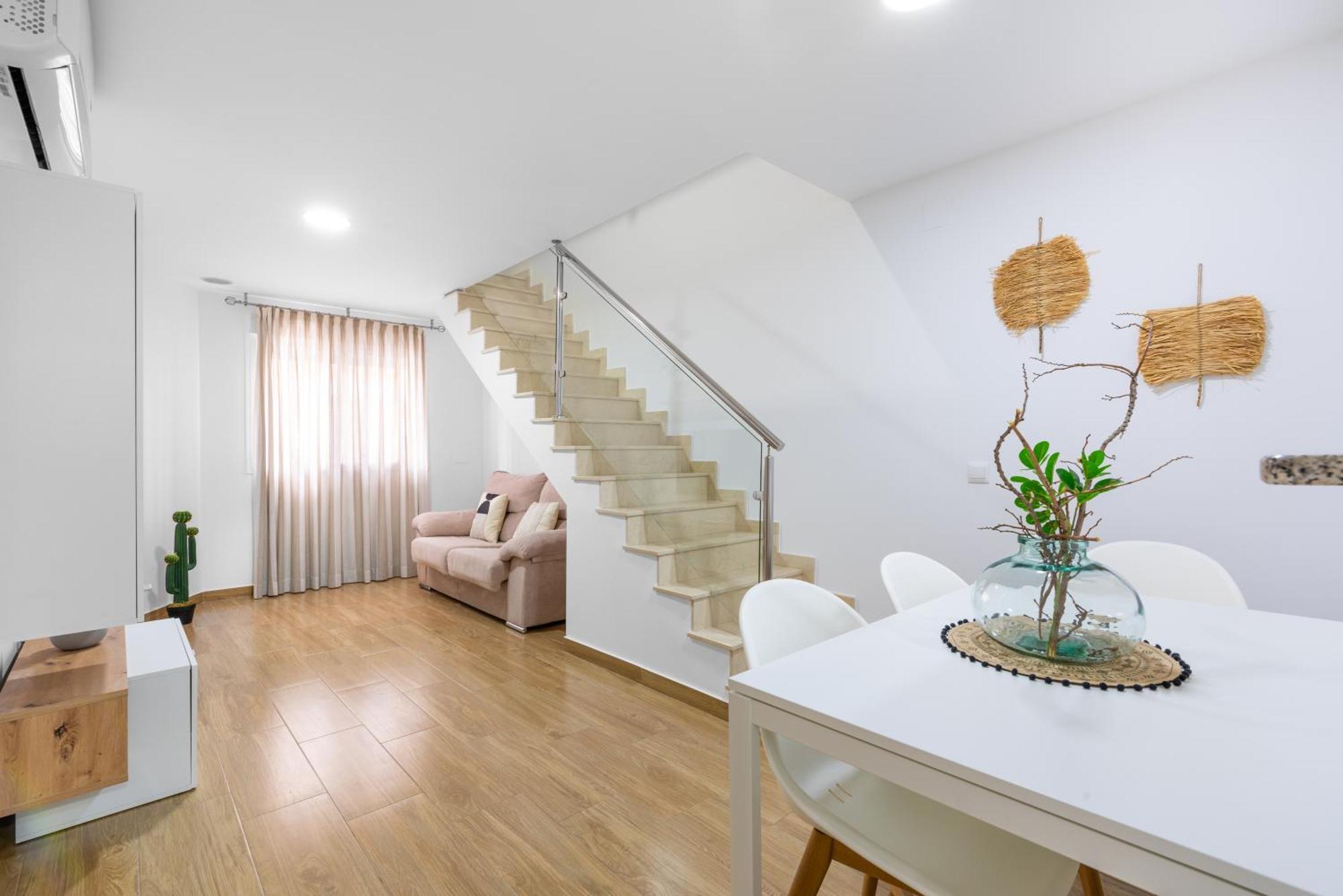 Vakantiehuis Wintowinrentals Huelin Con Terraza Chill Out